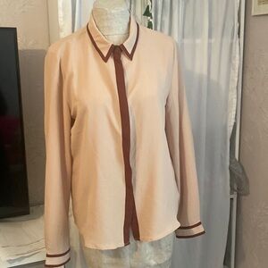 Elegant blouse Camel Rust trim GWP